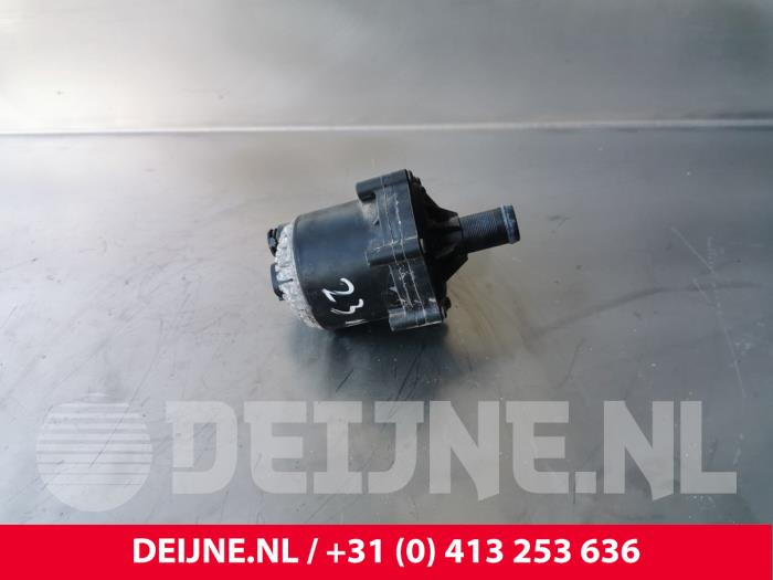 Tesla Model S Zusätzliche Wasserpumpe O230621
