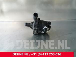 Tesla Model S Additional water pump O230621 photo 3
