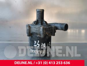 Gebruikte Extra waterpomp Tesla Model S 85 Prijs € 60,50 Inclusief btw aangeboden door van Deijne Onderdelen Uden B.V.