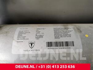 Tesla Model S Air reservoir O230693 photo 3