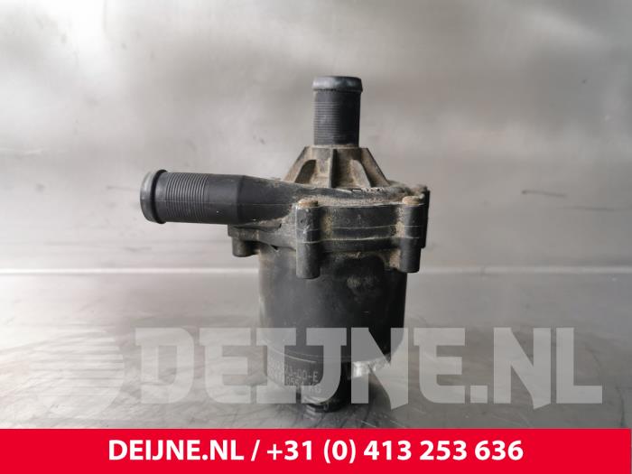 Tesla Model S Zusätzliche Wasserpumpe O230727