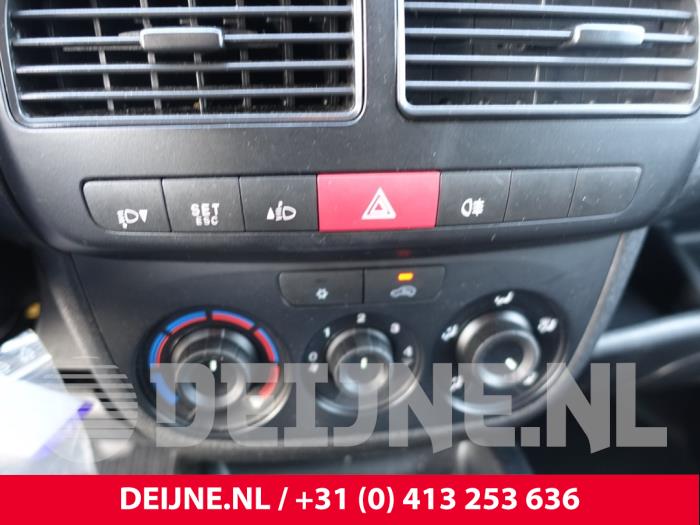 Opel Combo Heizung Bedienpaneel O230751