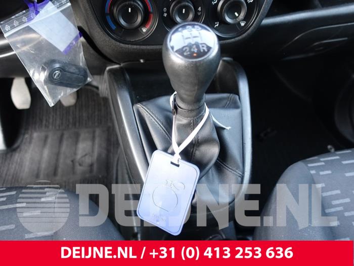 Opel Combo Versnellingspook O230777