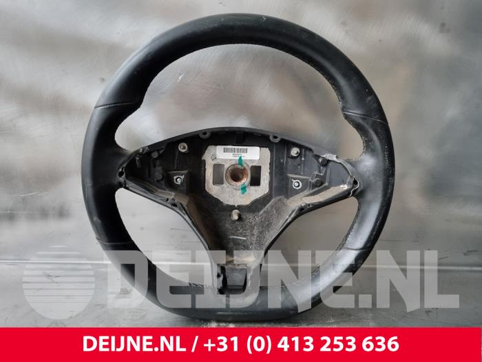 Tesla Model S Lenkrad O230814