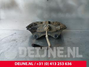 Tesla Model S Remklauw (Tang) rechts-achter O230857 foto 2
