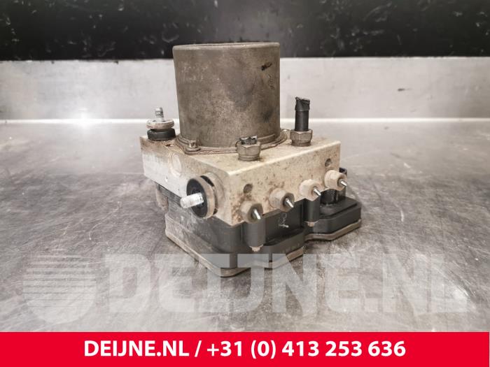 Gebruikte ABS Pomp Ford Transit 2.0 TDCi 16V Eco Blue 170 RWD Prijs € 211,75 Inclusief btw aangeboden door van Deijne Onderdelen Uden B.V.