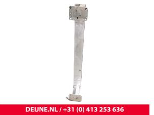 Opel Combo Bumperframe voor O9990002349 foto 4