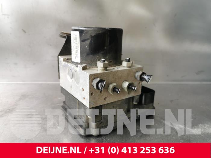 Gebruikte ABS Pomp Volvo XC70 (BZ) 3.0 T6 24V AWD Prijs € 120,00 Margeregeling aangeboden door van Deijne Onderdelen Uden B.V.