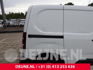 Peugeot Partner Schuifdeur Rail rechts O231332 foto 3