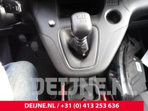 Gebruikte Pook Peugeot Partner (EA//EF/EN/EU) 1.5 BlueHDi 100 Prijs € 121,00 Inclusief btw aangeboden door van Deijne Onderdelen Uden B.V.