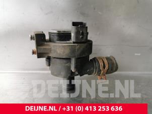 Opel Vivaro Water pump O231378 photo 2