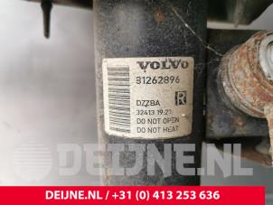 Volvo V60 Stoßdämpferstrebe rechts vorne O231444 foto 2