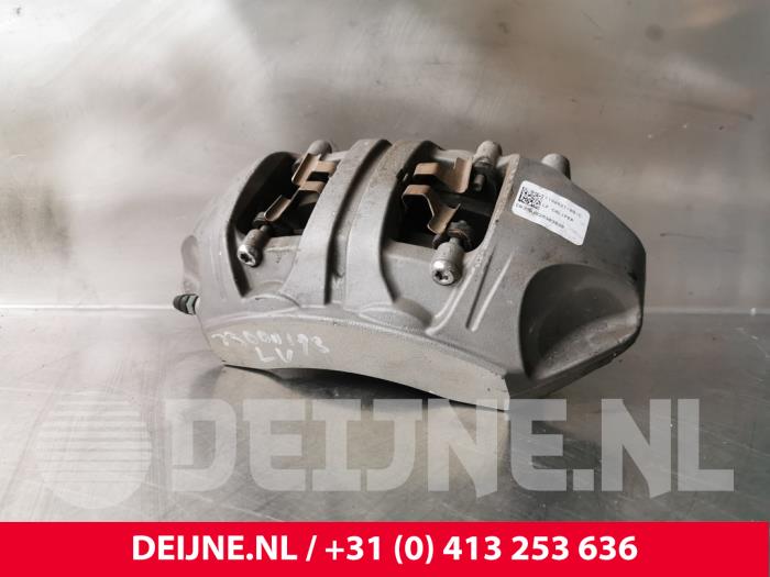 Tesla Model Y Remklauw (Tang) links-voor O231761