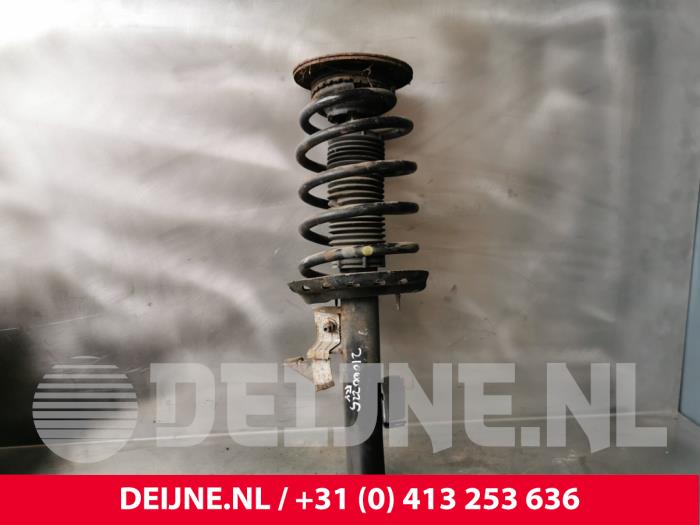 Volvo XC70 Stoßdämpferstrebe rechts vorne O231937