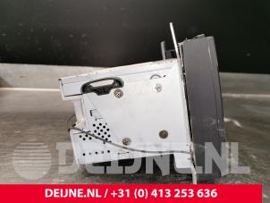 Mercedes Sprinter Display Multi Media regelunit O231962 foto 2