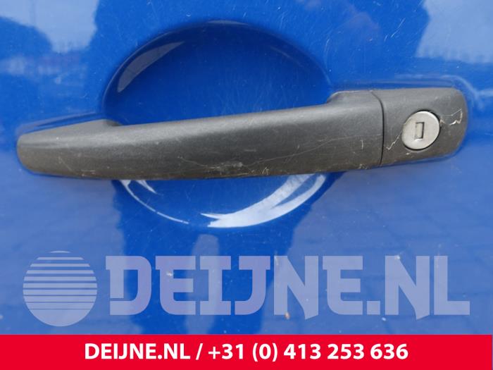 Peugeot Partner Türgriff 2-türig links O232070