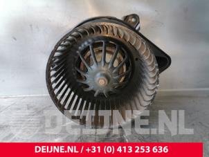Opel Vivaro Heizung Belüftungsmotor O232143 foto 3
