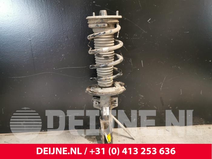 MAN TGE Stoßdämpferstrebe links vorne O232348