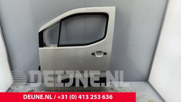 Toyota Pro-Ace City Tür 2-türig links O232368