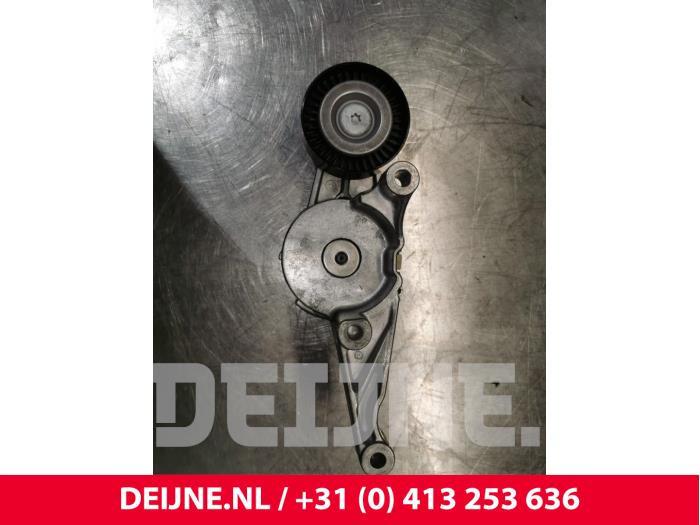 Gebruikte Spanrol Multiriem Volkswagen Transporter T5 1.9 TDi Prijs € 36,30 Inclusief btw aangeboden door van Deijne Onderdelen Uden B.V.