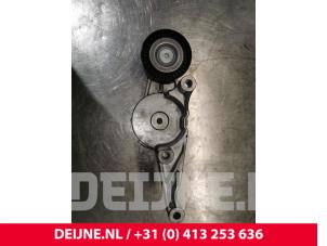 Gebruikte Spanrol Multiriem Volkswagen Transporter T5 1.9 TDi Prijs € 36,30 Inclusief btw aangeboden door van Deijne Onderdelen Uden B.V.