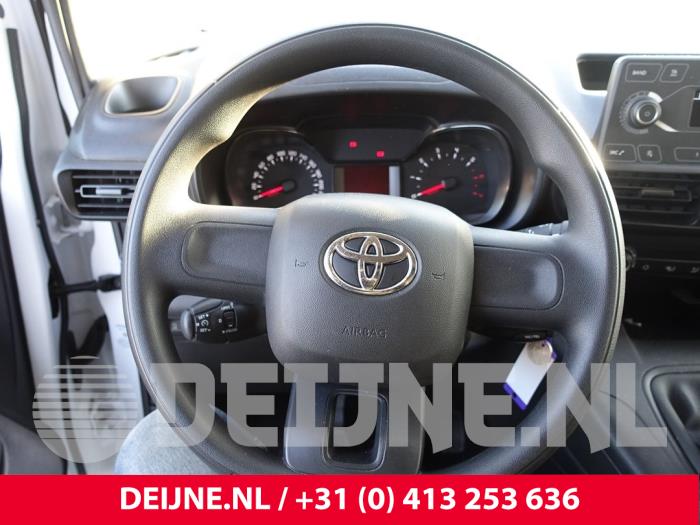 Toyota Pro-Ace City Steering wheel O232641
