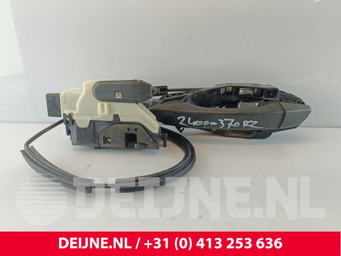 Toyota Pro-Ace City Sliding door lock mechanism, right O232636