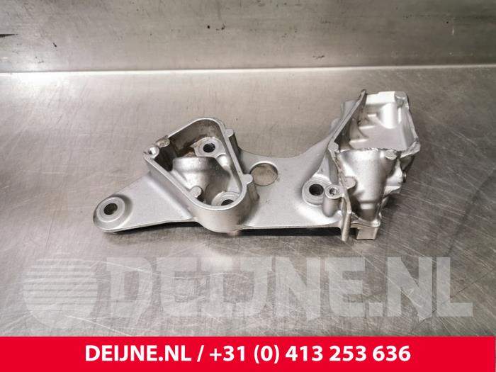 Volvo V60 Engine mount O232727