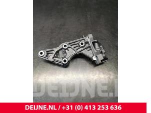 Gebruikte Motorsteun Volvo XC40 (XZ) 2.0 B4 16V Mild Hybrid Geartronic AWD Prijs € 50,00 Margeregeling aangeboden door van Deijne Onderdelen Uden B.V.