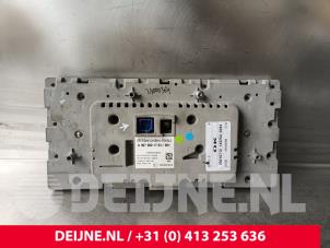 Mercedes Sprinter Display Multi Media control unit O232912 photo 2
