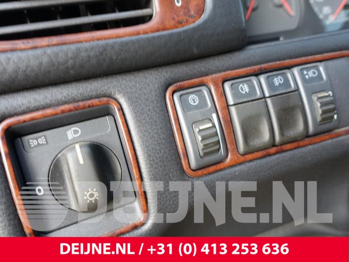 Licht Schakelaar van een Volvo V70 (GW/LW/LZ) 2.5 10V 1997