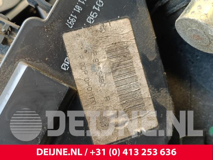 Deurslot Mechaniek 4Deurs rechts-achter van een Volvo V70 (GW/LW/LZ) 2.5 10V 1997