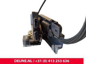 Volvo V70 Deurslot Mechaniek 4Deurs rechts-achter O233213 foto 3