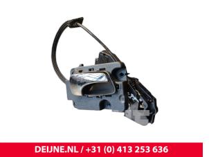 Volvo V70 Deurslot Mechaniek 4Deurs rechts-achter O233213 foto 2