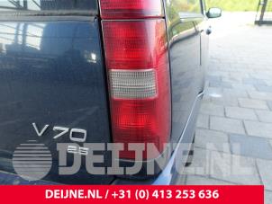 Gebruikte Achterlicht rechts Volvo V70 (GW/LW/LZ) 2.5 10V Prijs € 20,00 Margeregeling aangeboden door van Deijne Onderdelen Uden B.V.