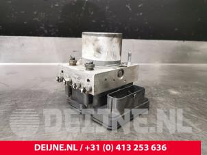 Gebruikte ABS Pomp Renault Master III (MA/MB/MC/MD/MH/MF/MG/MH) 2.3 dCi 145 16V Prijs € 332,75 Inclusief btw aangeboden door van Deijne Onderdelen Uden B.V.