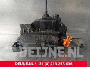 Renault Master Türschlossmechanik 2-türig links O233468 foto 2