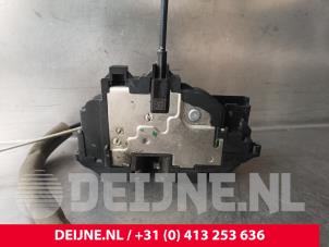 Renault Master Türschlossmechanik 2-türig links O233468 foto 3