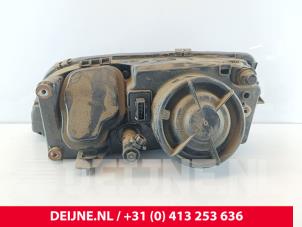Volvo C70 Headlight, right O233437 photo 2