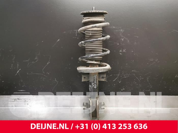 Renault Master Stoßdämpferstrebe links vorne O233344