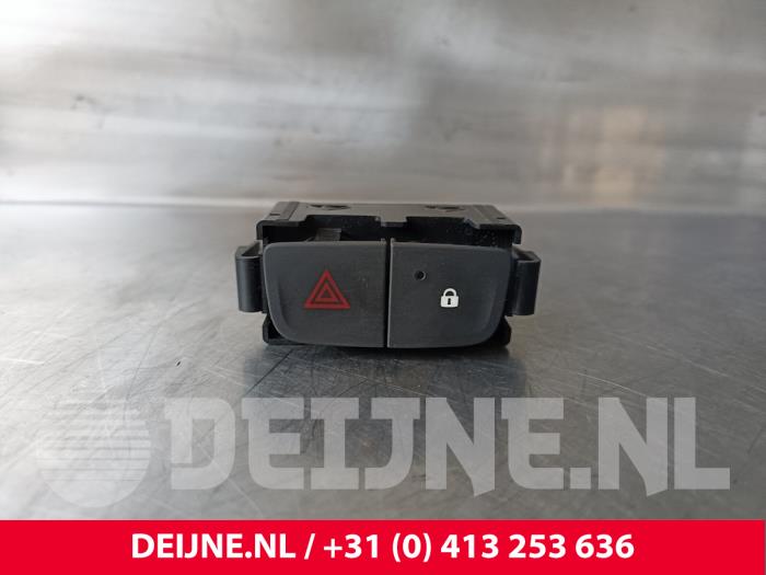 Renault Trafic Paniekverlichtings Schakelaar O233665