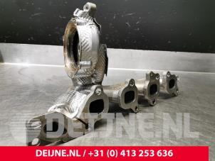 Gebruikte Uitlaatspruitstuk Volvo V60 Cross Country II (ZZ) 2.0 B4 16V Mild Hybrid AWD Prijs € 80,00 Margeregeling aangeboden door van Deijne Onderdelen Uden B.V.