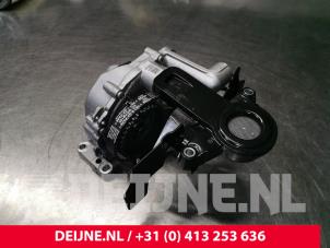 Gebruikte Oliepomp Volvo V60 Cross Country II (ZZ) 2.0 B4 16V Mild Hybrid AWD Prijs € 250,00 Margeregeling aangeboden door van Deijne Onderdelen Uden B.V.