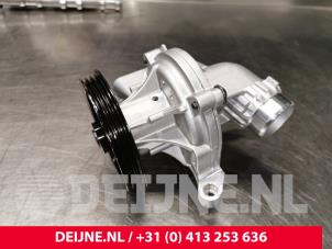 Gebruikte Waterpomp Volvo XC40 (XZ) 2.0 B4 16V Mild Hybrid Geartronic AWD Prijs € 100,00 Margeregeling aangeboden door van Deijne Onderdelen Uden B.V.