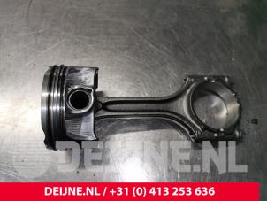 Gebruikte Zuiger Volvo XC40 (XZ) 2.0 B4 16V Mild Hybrid Geartronic AWD Prijs € 150,00 Margeregeling aangeboden door van Deijne Onderdelen Uden B.V.