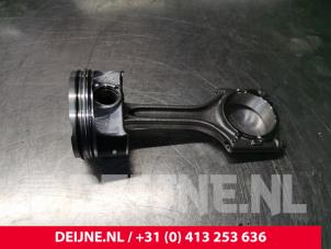 Gebruikte Zuiger Volvo XC40 (XZ) 2.0 B4 16V Mild Hybrid Geartronic AWD Prijs € 150,00 Margeregeling aangeboden door van Deijne Onderdelen Uden B.V.