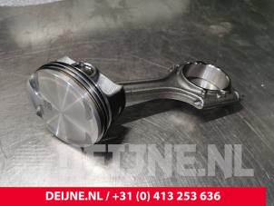 Volvo XC40 Piston O233713 photo 2