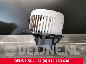 Mercedes Citan Heating and ventilation fan motor O233832 photo 2