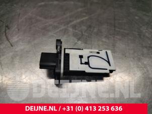 Gebruikte Luchthoeveelheidsmeter Opel Vivaro 1.6 CDTi BiTurbo 125 Prijs € 60,50 Inclusief btw aangeboden door van Deijne Onderdelen Uden B.V.