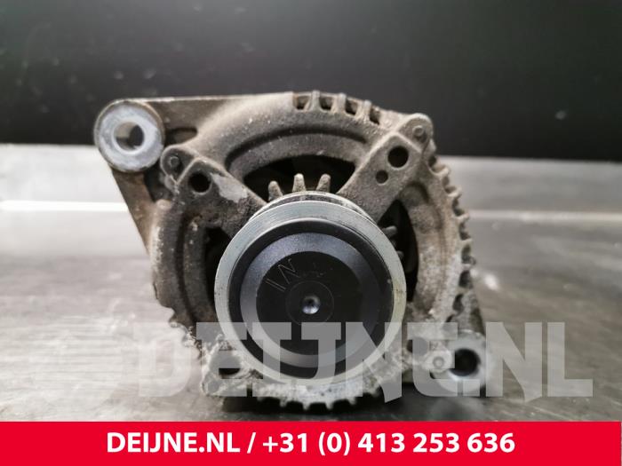 Dynamo van een Fiat Doblo Cargo (263) 2.0 D Multijet 2016